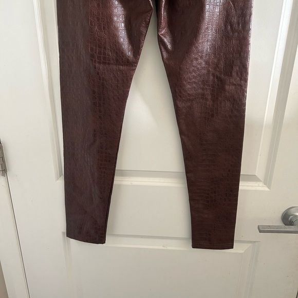 7 For All Mankind Crocodile Embossed Faux Leather Paneled Brown Leggings Size M - Picture 7 of 7